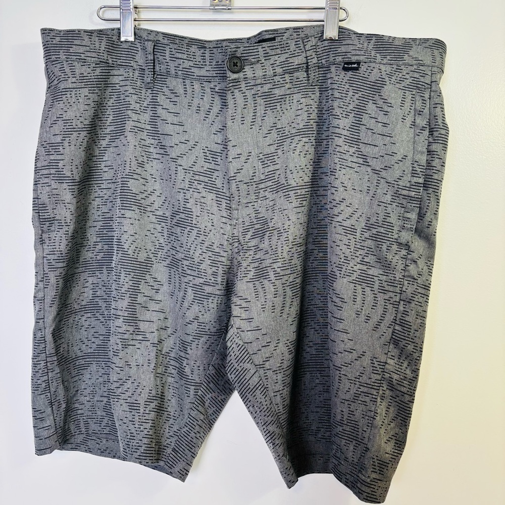 Travis Mathew Gray Patterned Men's Lightweight Golf Shorts